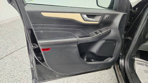 2021 Ford Escape Hybrid Titanium