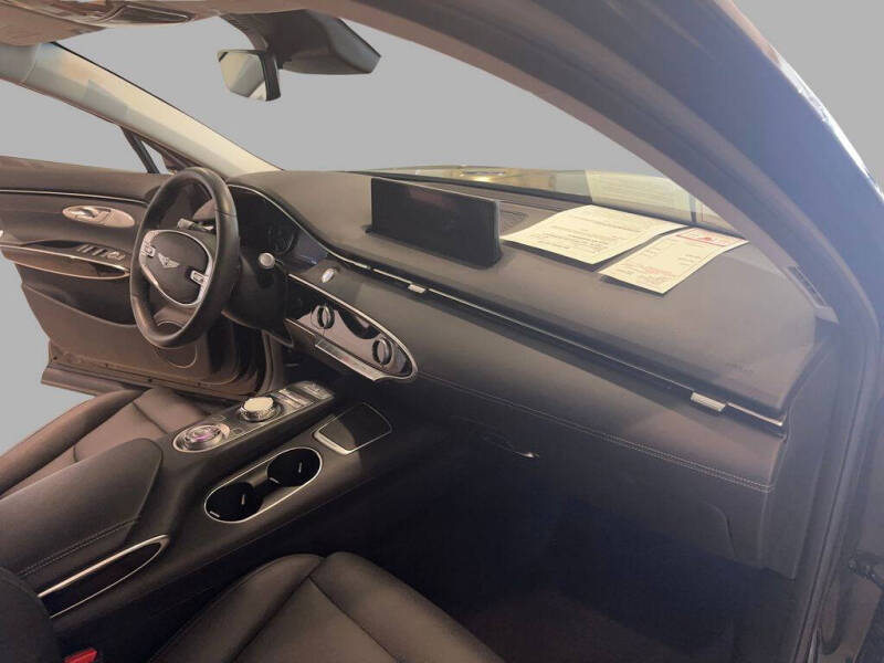 2025 Genesis GV70 2.5T Standard