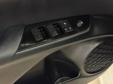 2019 Toyota Prius L Eco