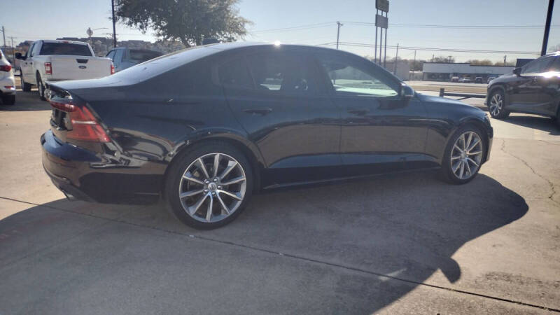 2019 Volvo S60 T5 Momentum