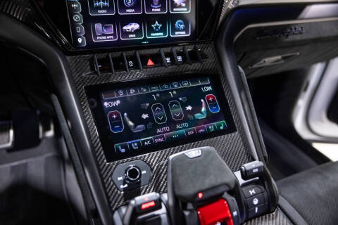 2023 Lamborghini Urus Performante