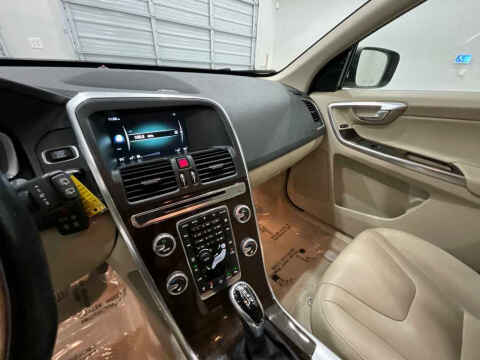 2016 Volvo XC60 T5 Platinum