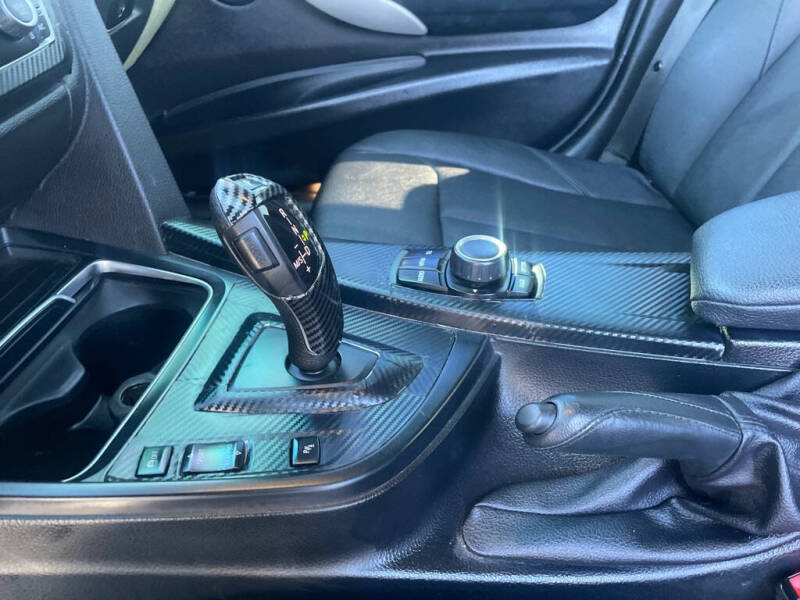 2017 BMW 3 Series 320i