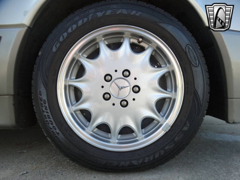 1990 Mercedes-Benz 500-Class 500 SL