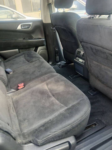 2016 Nissan Pathfinder S