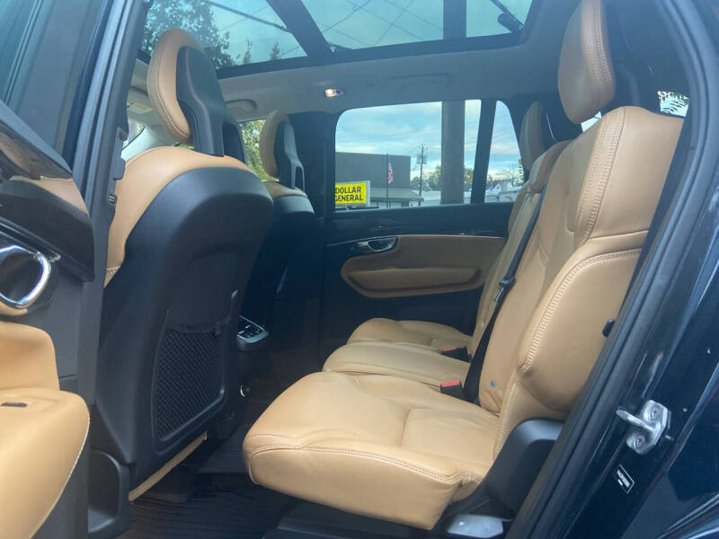 2016 Volvo XC90 T6 Momentum