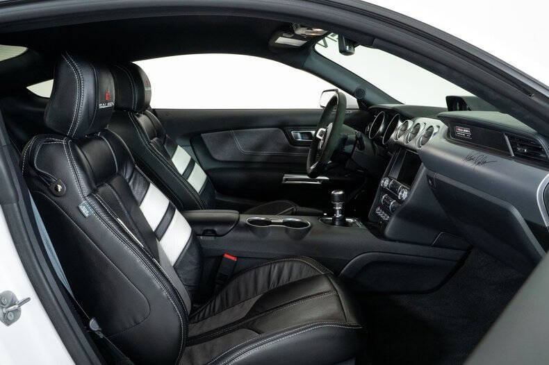 2022 Ford Mustang