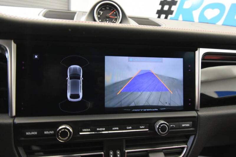 2020 Porsche Macan S