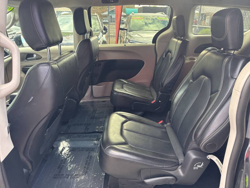 2024 Chrysler Pacifica Touring L