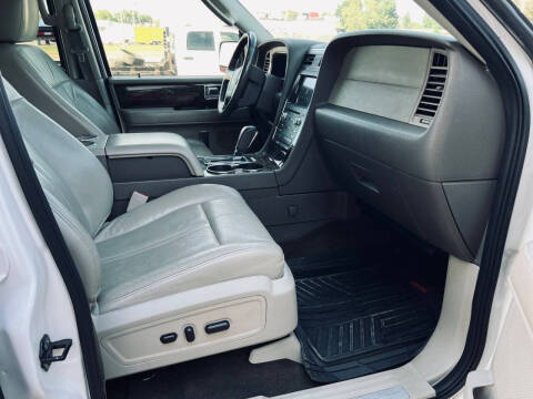 2016 Lincoln Navigator Select