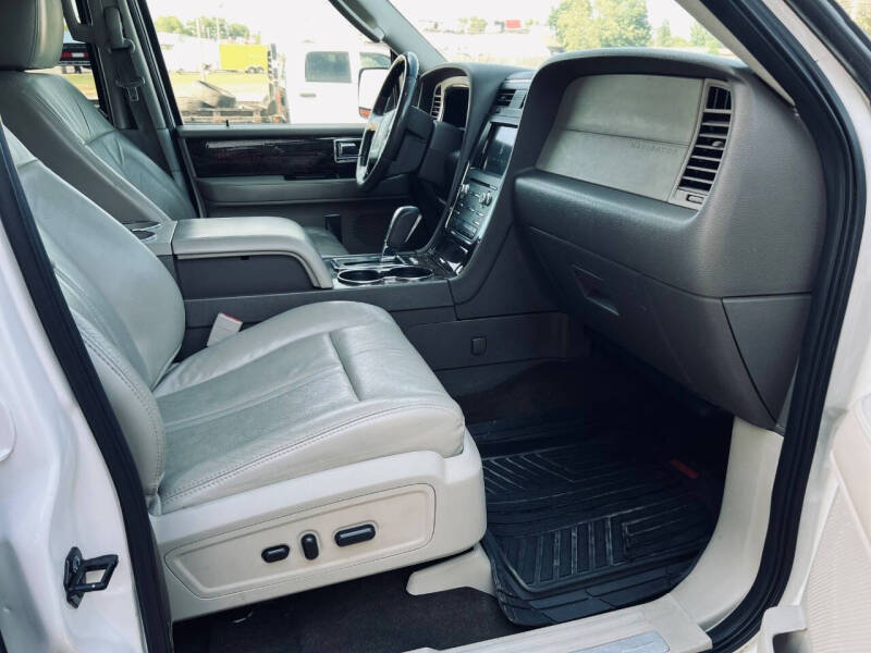 2016 Lincoln Navigator Select