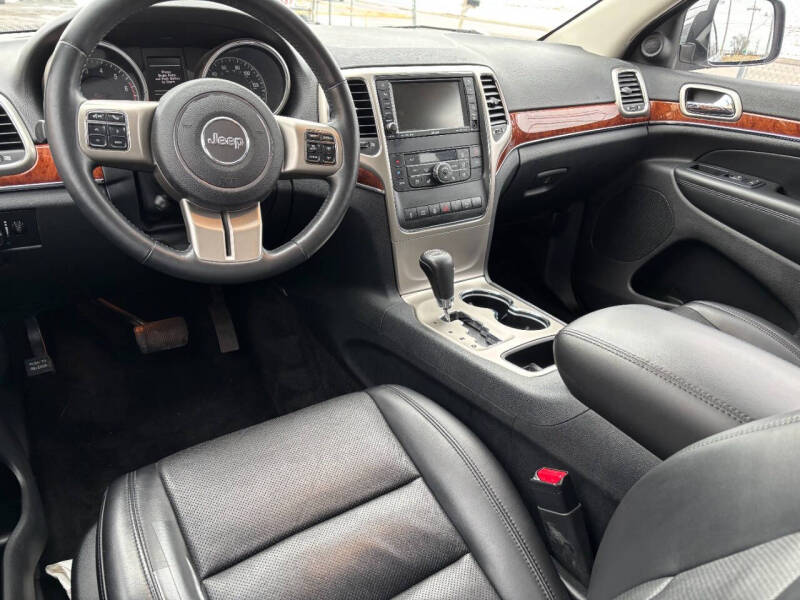 Image 10 of 2011 Jeep Grand Cherokee Limited