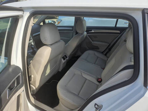 2016 Volkswagen Golf SportWagen