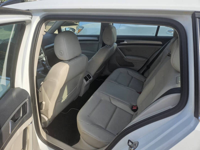 2016 Volkswagen Golf SportWagen