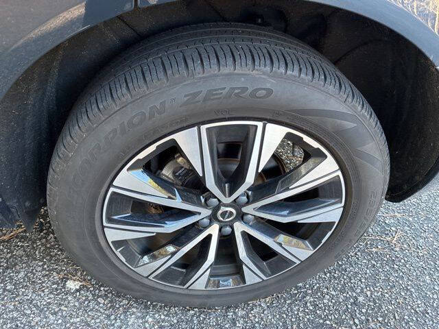 2024 Volvo XC60 B5 Plus Dark Theme