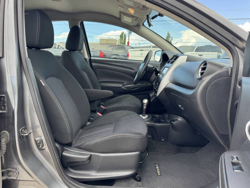 2019 Nissan Versa SV