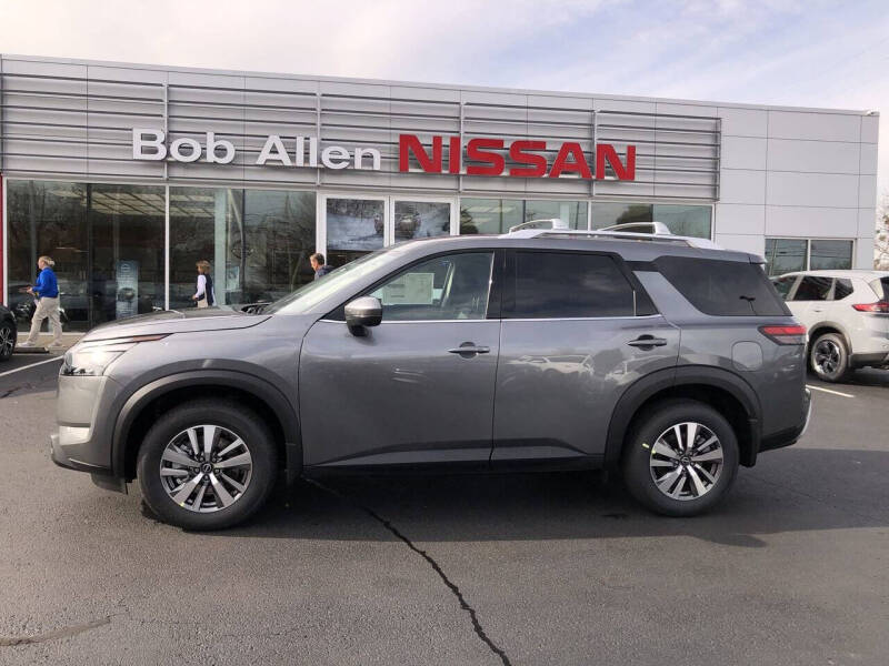 2025 Nissan Pathfinder SL