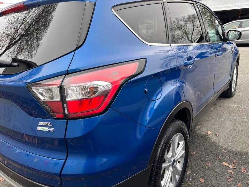 2018 Ford Escape SEL photo 8