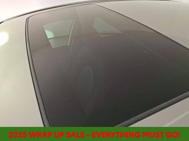 2019 Toyota Camry Hybrid LE