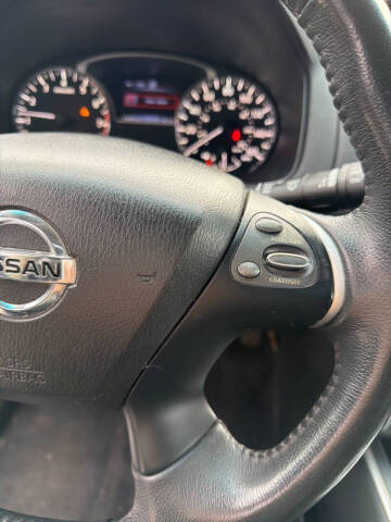 2017 Nissan Pathfinder SL