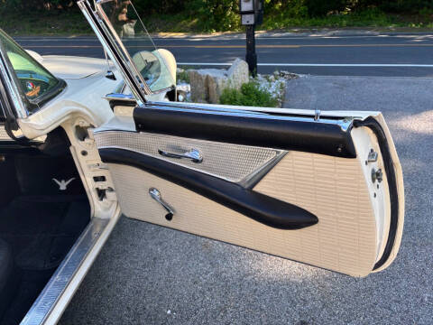 1957 Ford Thunderbird