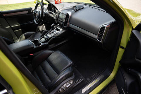 2015 Porsche Cayenne S E-Hybrid