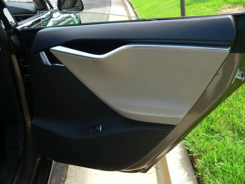 2015 Tesla Model S 70D