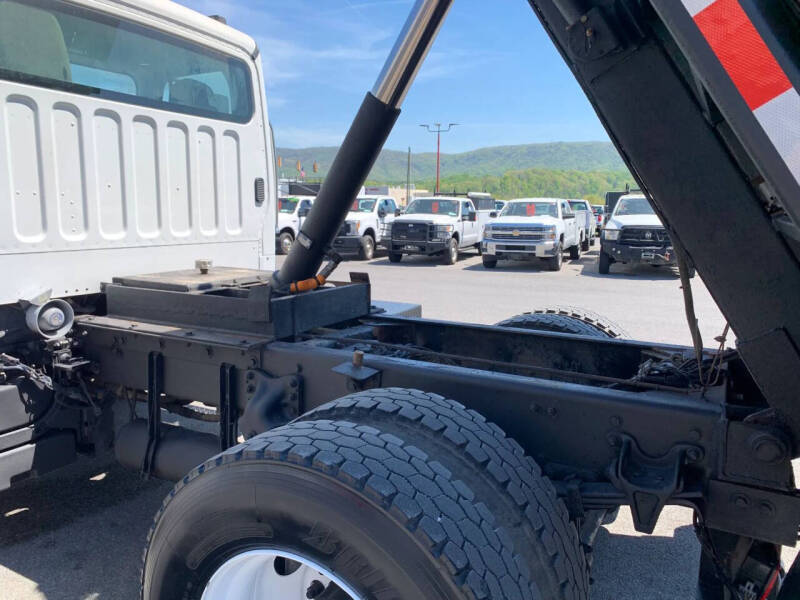 2016 Freightliner M2 106