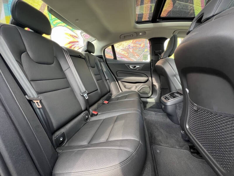 2023 Volvo S60 B5 Ultimate Bright Theme