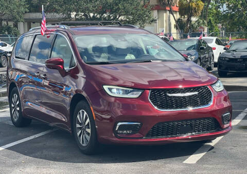 2021 Chrysler Pacifica for sale at 730 AUTO in Hollywood FL