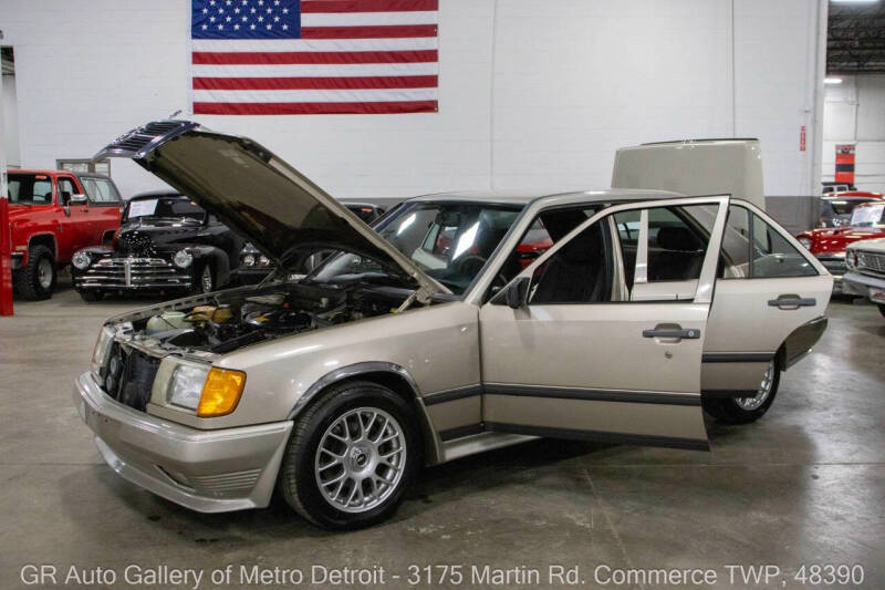 1986 Mercedes-Benz 230E