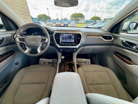 2017 GMC Acadia SLE-2