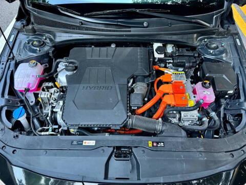 2025 Hyundai Elantra Hybrid Limited