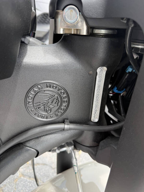 2023 Indian SPRINGFIELD DARK HORSE (GRAY)