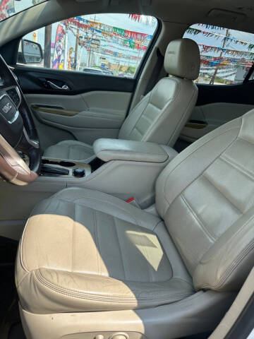 2017 GMC Acadia Denali