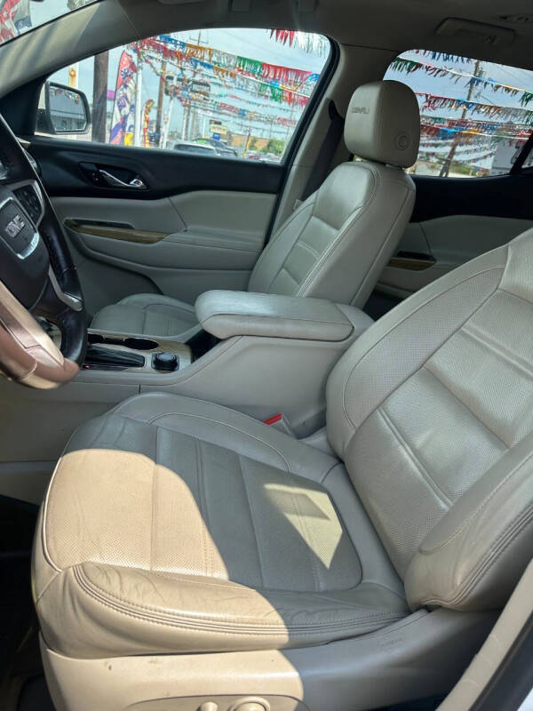 2017 GMC Acadia Denali