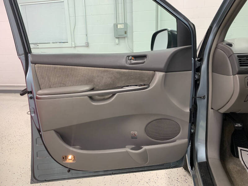 2006 Toyota Sienna LE 7 Passenger