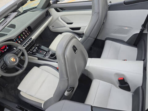 2025 Porsche 911 Carrera