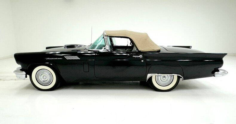 1957 Ford Thunderbird