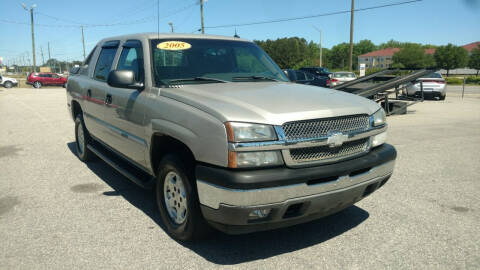 2005 Chevrolet Avalanche for sale at Kelly & Kelly Supermarket of Cars in Fayetteville NC