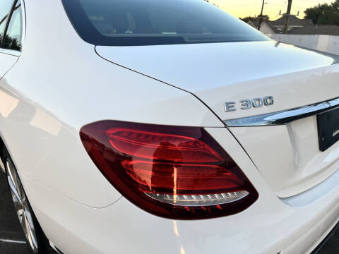 2017 Mercedes-Benz E-Class E 300