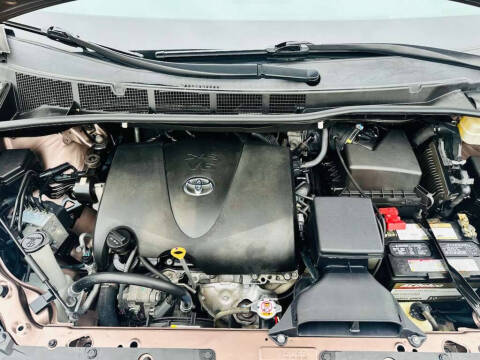2019 Toyota Sienna LE Mobility 7-Passenger