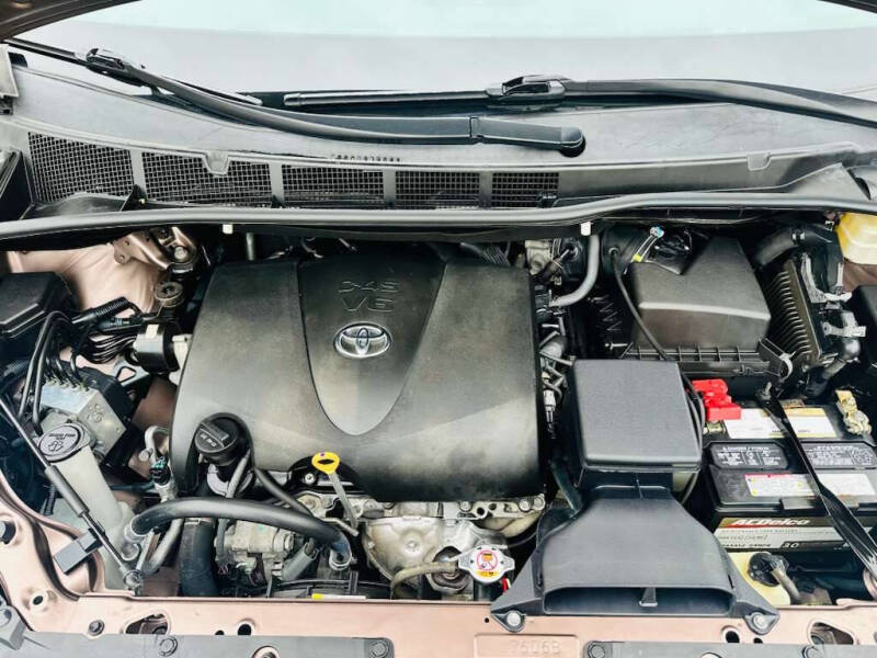 2019 Toyota Sienna LE Mobility 7-Passenger