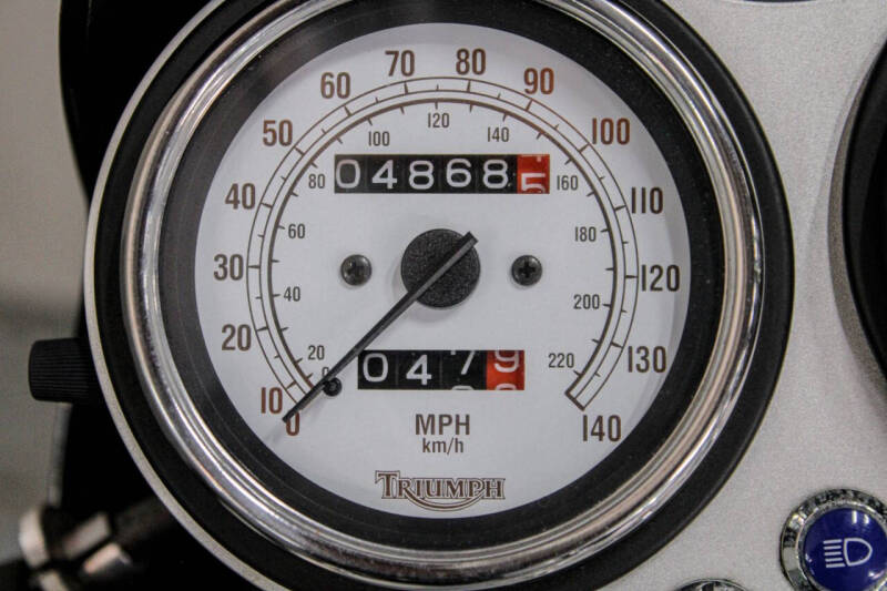 2005 Triumph Thruxton