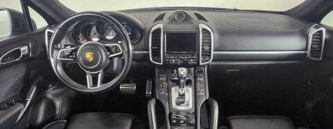 2016 Porsche Cayenne GTS