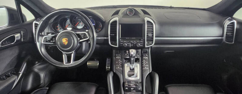 2016 Porsche Cayenne GTS