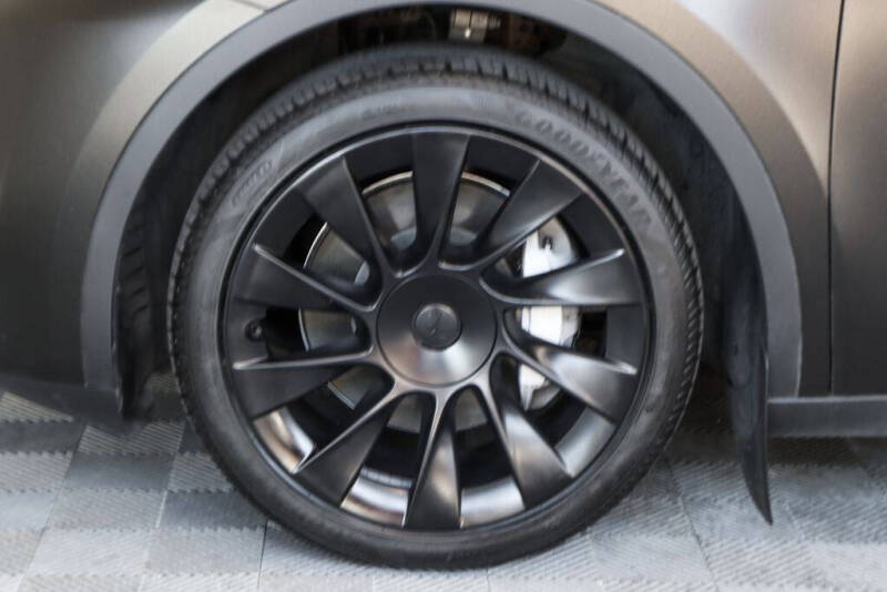 2025 Tesla Model Y Long Range