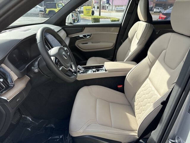 2025 Volvo XC90 B5 Plus Bright Theme 7P