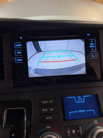 2017 Toyota Sienna LE 8-Passenger