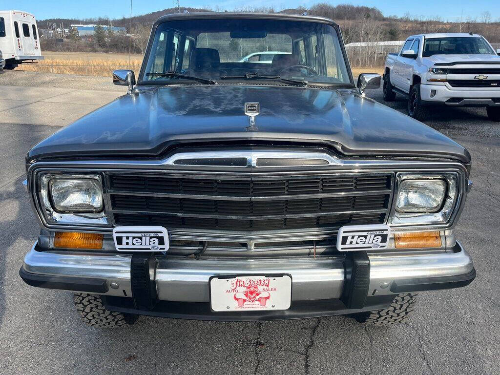 1989 Jeep Grand Wagoneer 10